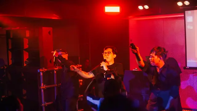 Vokalis band For Revenge, Boniex