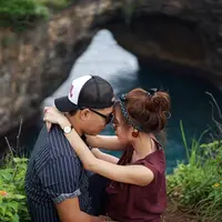 Sekitar dua tahun Rizal Armada menjalin kasih dengan Monica Imas. Hubungan keduanya terjalin semakin serius. Rizal mengaku tidak lama lagi akan melamar sang kekasih. (Instagram/monicaimas)