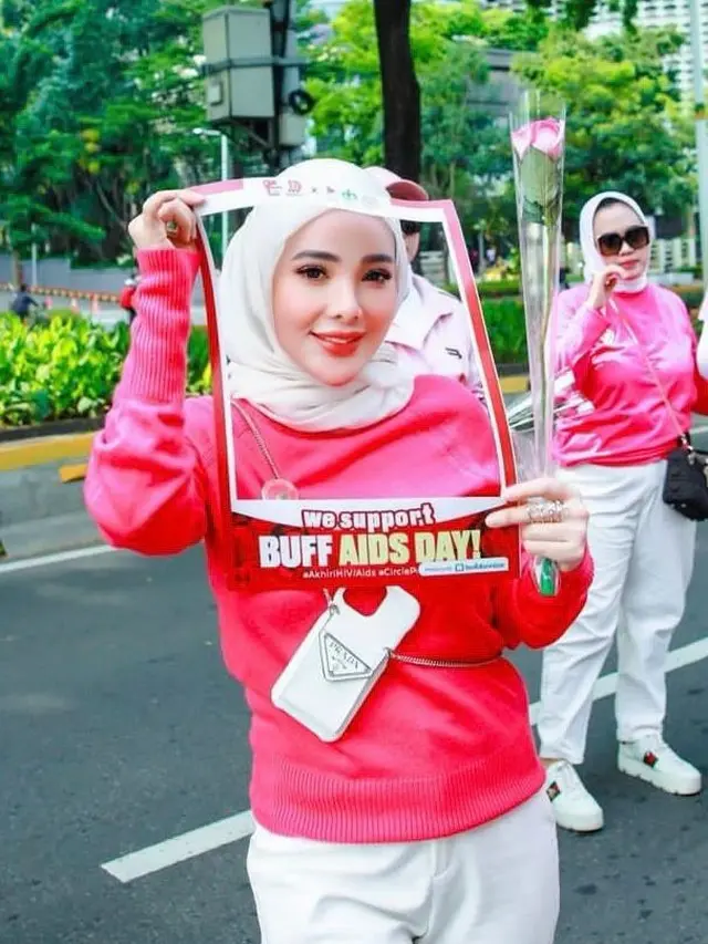 Devita Rusdy saat  Car Free Day di Jakarta, Minggu (3/12/2023)