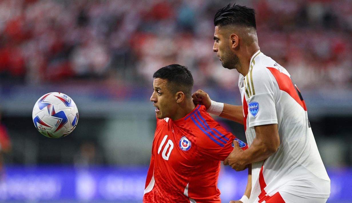 Laga antara Chile melawan Peru berakhir imbang 0-0. (Aric Becker/AFP)