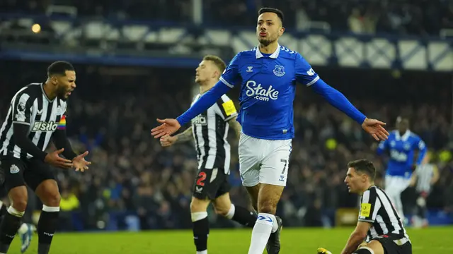 Foto: Double Blunder Kieran Trippier saat Newcastle Dihajar Everton 0-3 pada Laga Lanjutan Liga Inggris