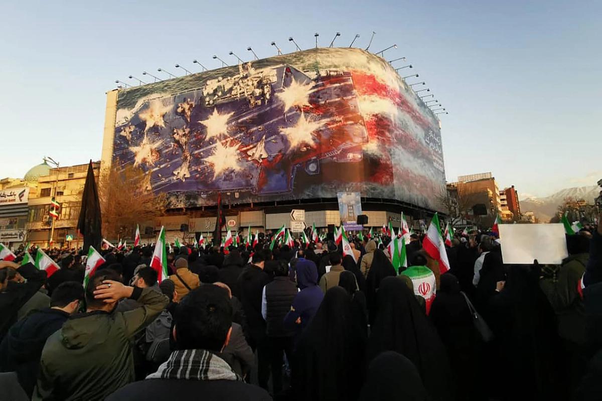 FOTO: Iran Berduka Usai Kematian Ayatollah Ali Khamenei dalam Serangan Militer