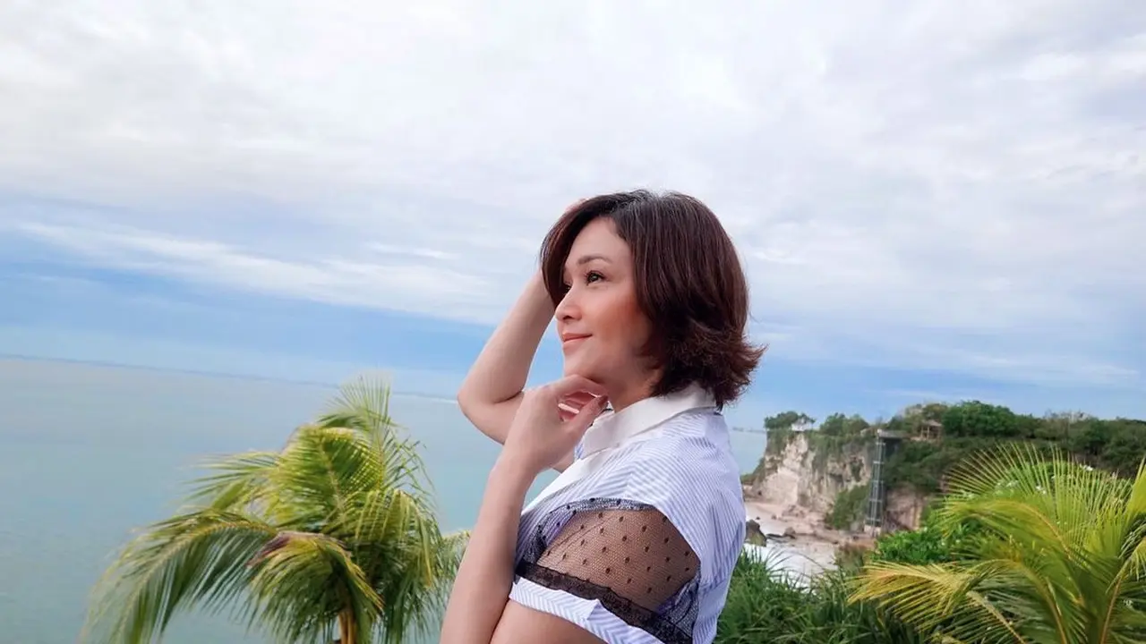Liburan Maia Estianty