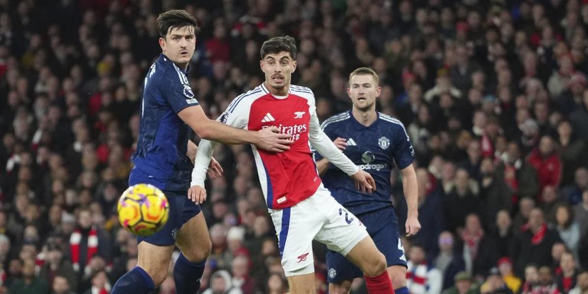 Bakal Sengit, Arsenal Diprediksi Menang Tipis di Kandang Manchester United