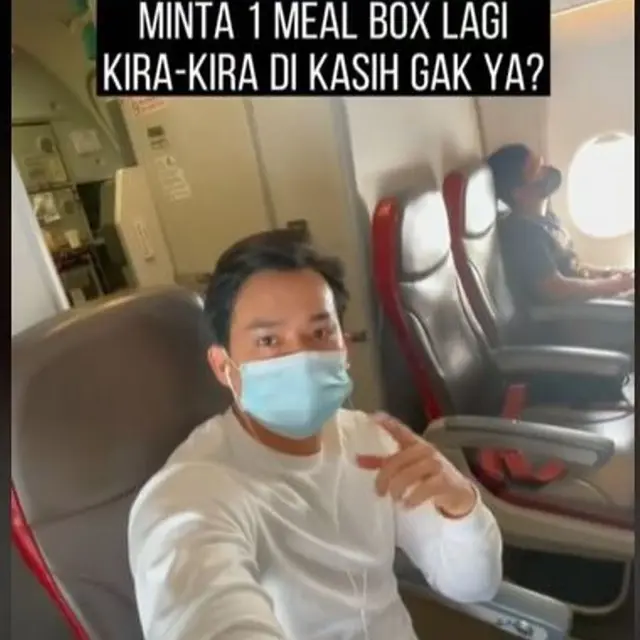 Pria Cari Sosok Pramugari yang Beri Makanan Gratis untuknya di Pesawat