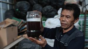 Dari Tumpukan Sampah Plastik Menjadi Bahan Bakar Alternatif