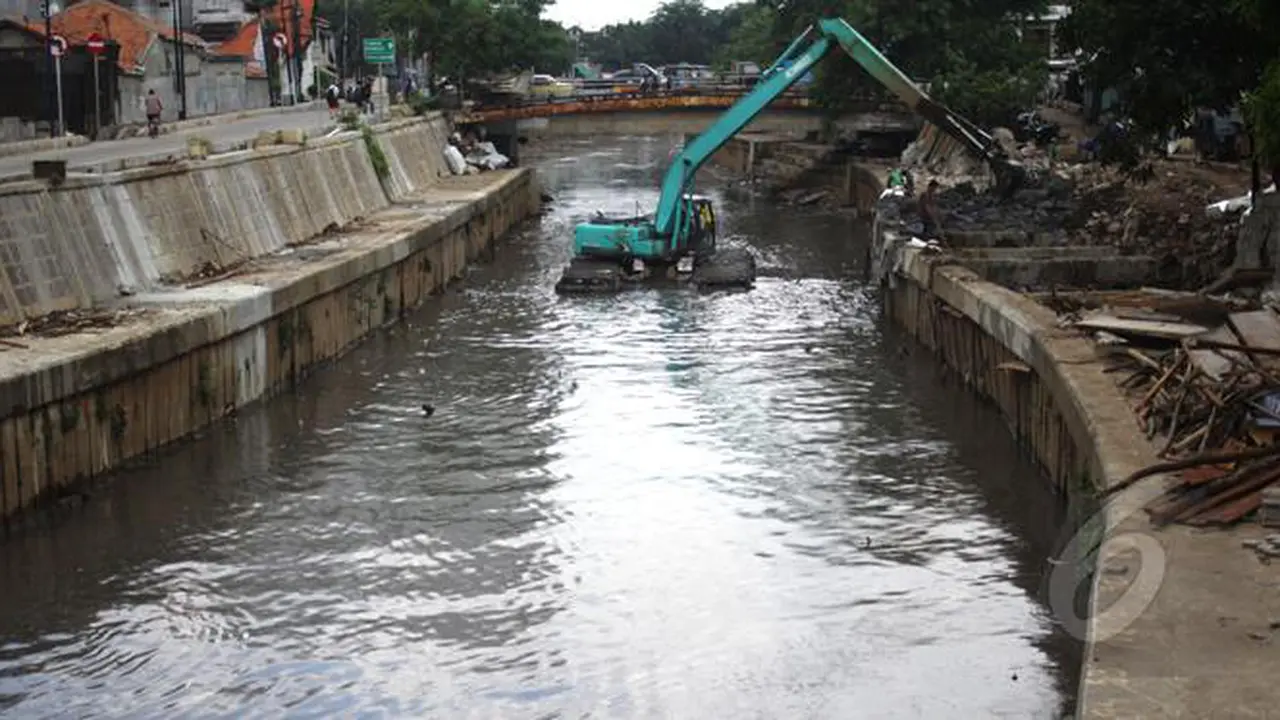 Ini Dia Penampakan Sungai Cicadas Dulu dan Sekarang
