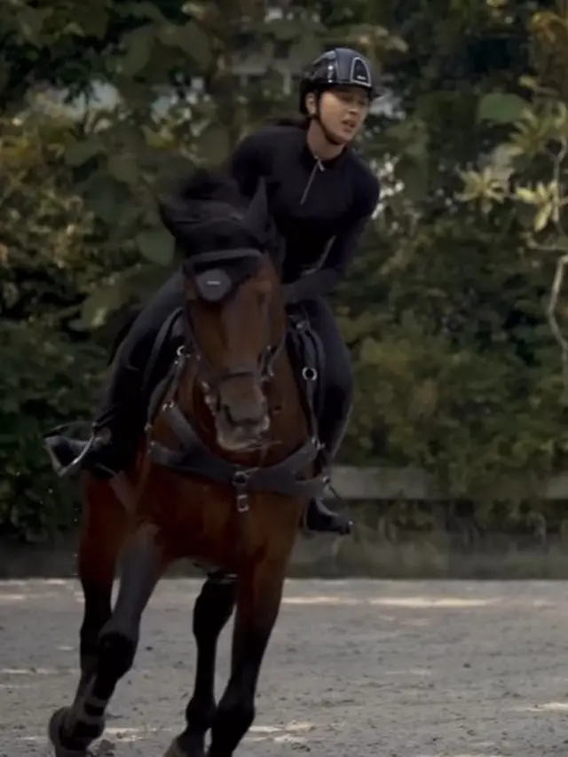 Nabila Syakieb berkuda (Instagram/nsyakieb85)