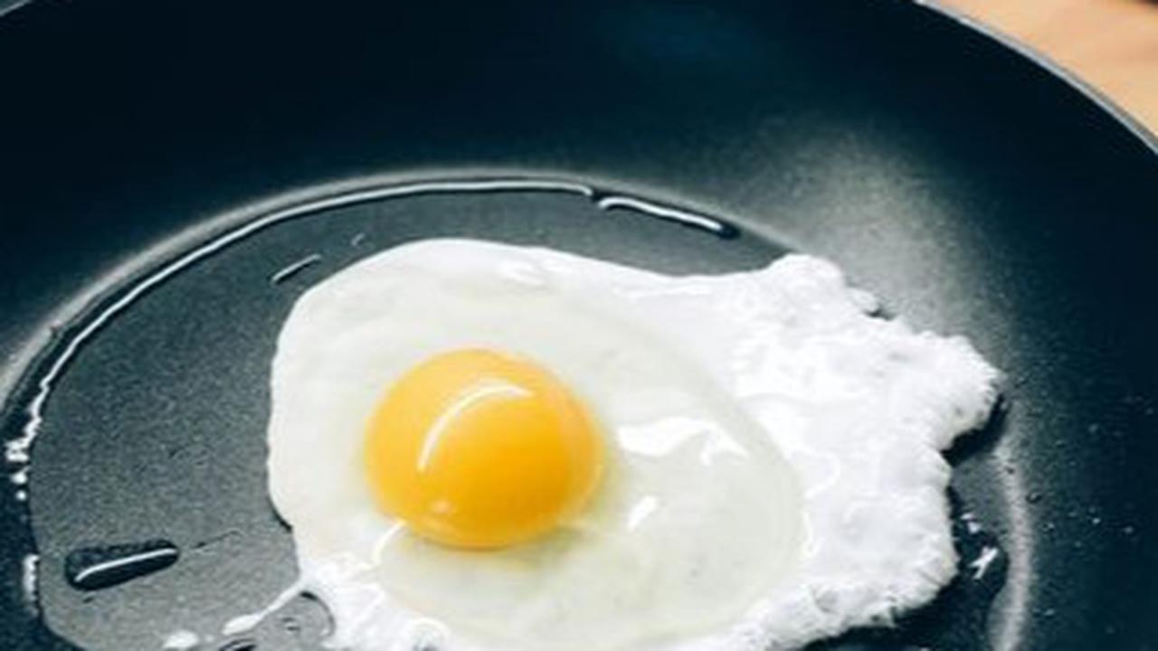 Menggoreng Telur