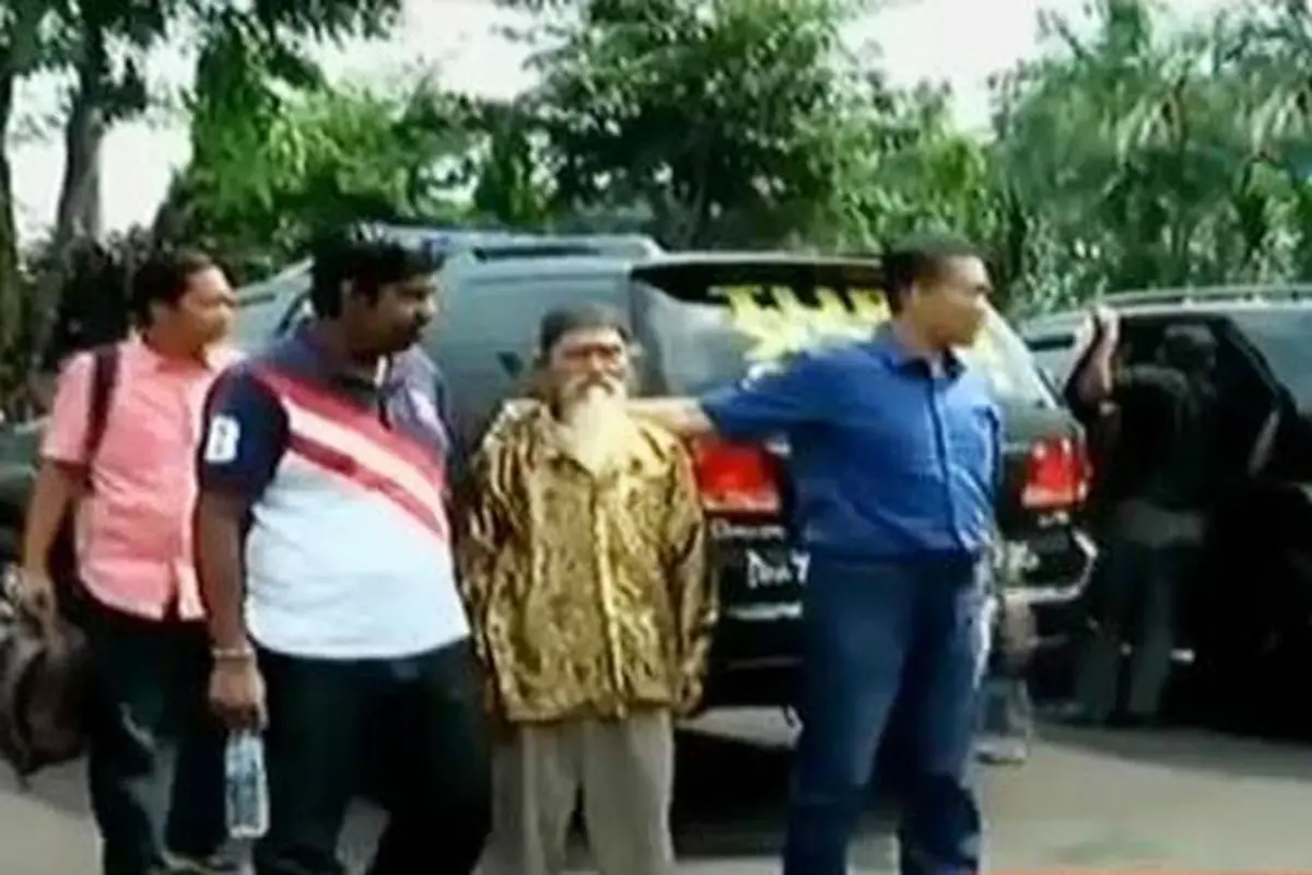 7 Mahaguru Dimas Kanjeng, dari Pengemis hingga Tuna Wisma