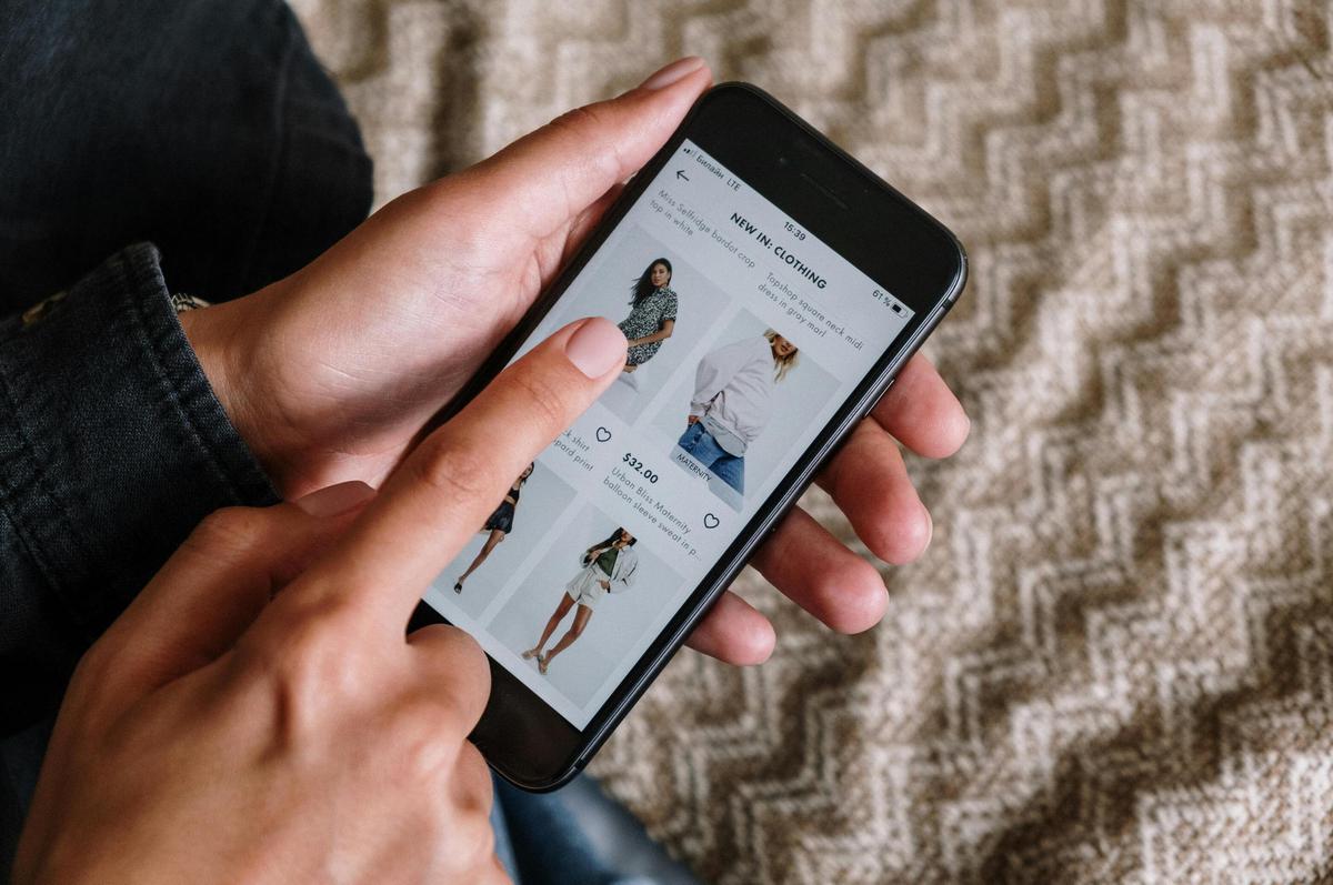 Ilustrasi Belanja Online