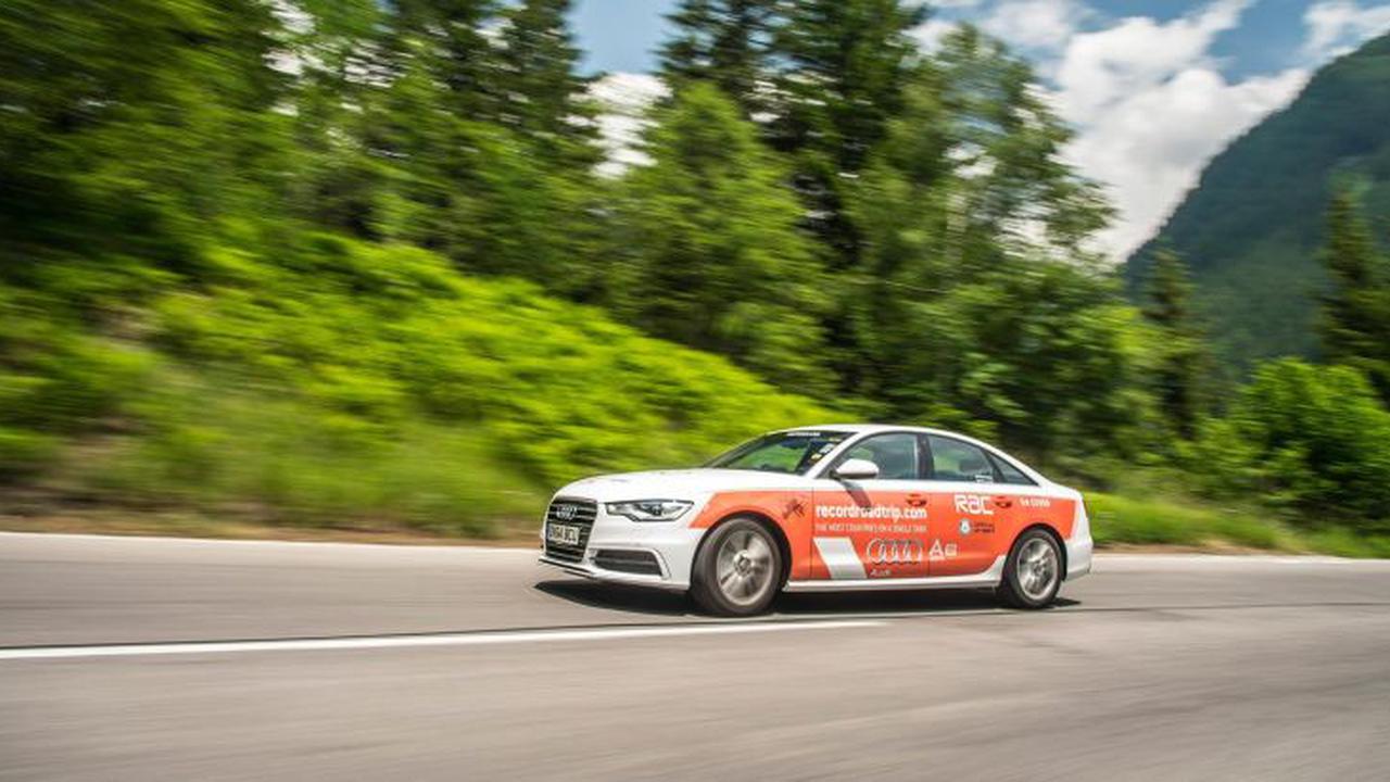 Pasangan Ini Jelajahi 14 Negara Dalam Sekali Isi BBM