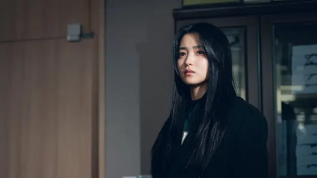 Kim Tae Ri dalam serial "Revenant". (Foto: Disney+ Hotstar)