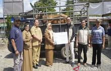 Bandara Syamsudin Noor Bagikan Protein Hewani, Tingkatkan Gizi Warga Sekitar Lewat Program TJSL