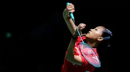 Pebulu tangkis tunggal putri Indonesia, Putri Kusuma Wardani berusaha mengembalikan kok ke arah wakil Kanda, Michelle Li dalam laga 16 besar Indonesia Open 2026 di Istora Senayan, Jakarta, Kamis (04/06/2026). (Bola.com/Bagaskara Lazuardi)