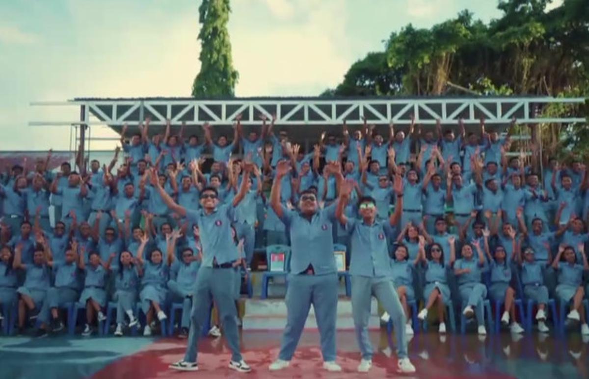 Bukan Tren Stecu-Stecu Apalagi Velocity, Aksi Seru Siswa-Siswi Indonesia Viral Tiru Rapper AS Kendrick Lamar 'They Not Like us'
