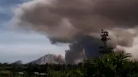 Jarak luncur antara 2.500 sampai dengan 2.300 meter mengarah ke sisi tenggara Gunung Sinabung. Ustaz Subki Al Bughury dalam Ustaz Menjawab.