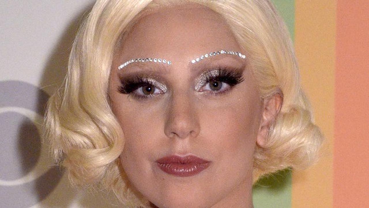 Jangan Ikuti Kegagalan Make-up Alis Selebriti di Tahun 2015 Ini