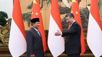 Menteri Pertahanan RI Prabowo Subianto memenuhi undangan Presiden Republik Rakyat Tiongkok (RRT) Xi Jinping, di the Great Hall of the People in Beijing, Senin (1/4/2024) (Istimewa)