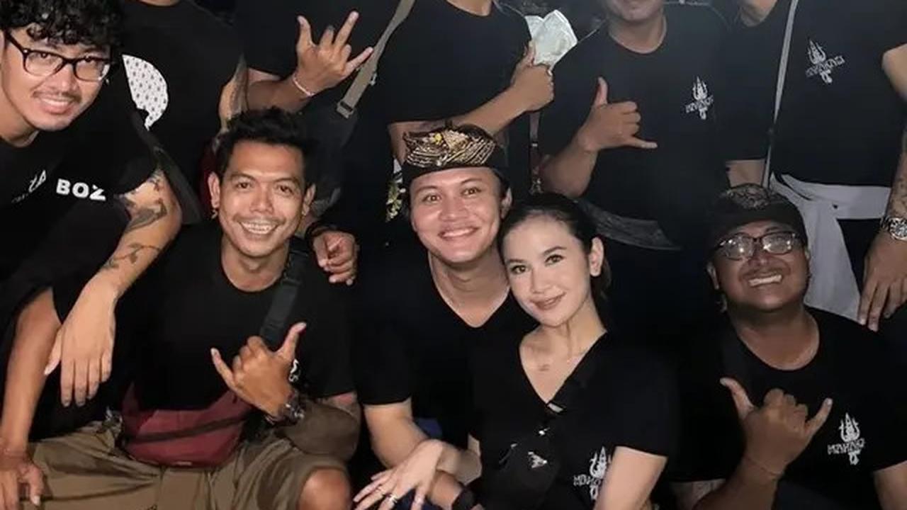 Mahalini juga meramaikan pawai Ogoh-ogoh dengan gaya unik.&nbsp;