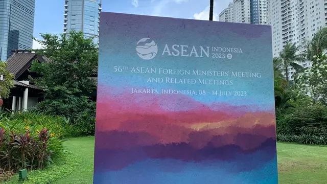 Rangkaian acara Pertemuan Menlu ASEAN ke-56 atau ASEAN Ministerial Meeting/Post Ministerial Meeting (AMM/PMC) dilaksanakan di Hotel Shangri-La, Jakarta pada Sabtu (8/7) hingga Sabtu (15/7). (Liputan6.com/ Benedikta Miranti)