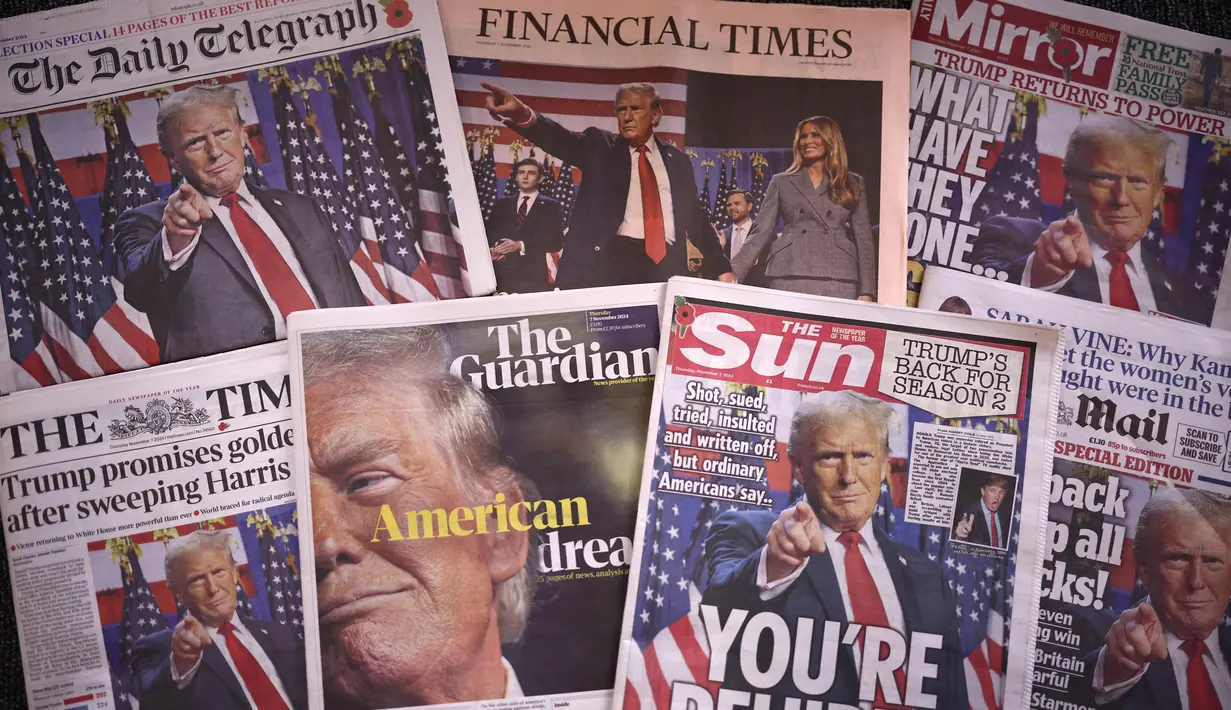 Donald Trump dari Partai Republik AS kembali ke Gedung Putih usai mengalahkan Wakil Presiden yang juga calon presiden dari Partai Demokrat, Kamala Harris. Gambar yang diambil di London pada tanggal 7 November 2024 ini menunjukkan halaman depan beberapa surat kabar nasional Inggris tentang terpilihnya kembali Donald Trump sebagai Presiden Amerika Serikat. (HENRY NICHOLLS/AFP)