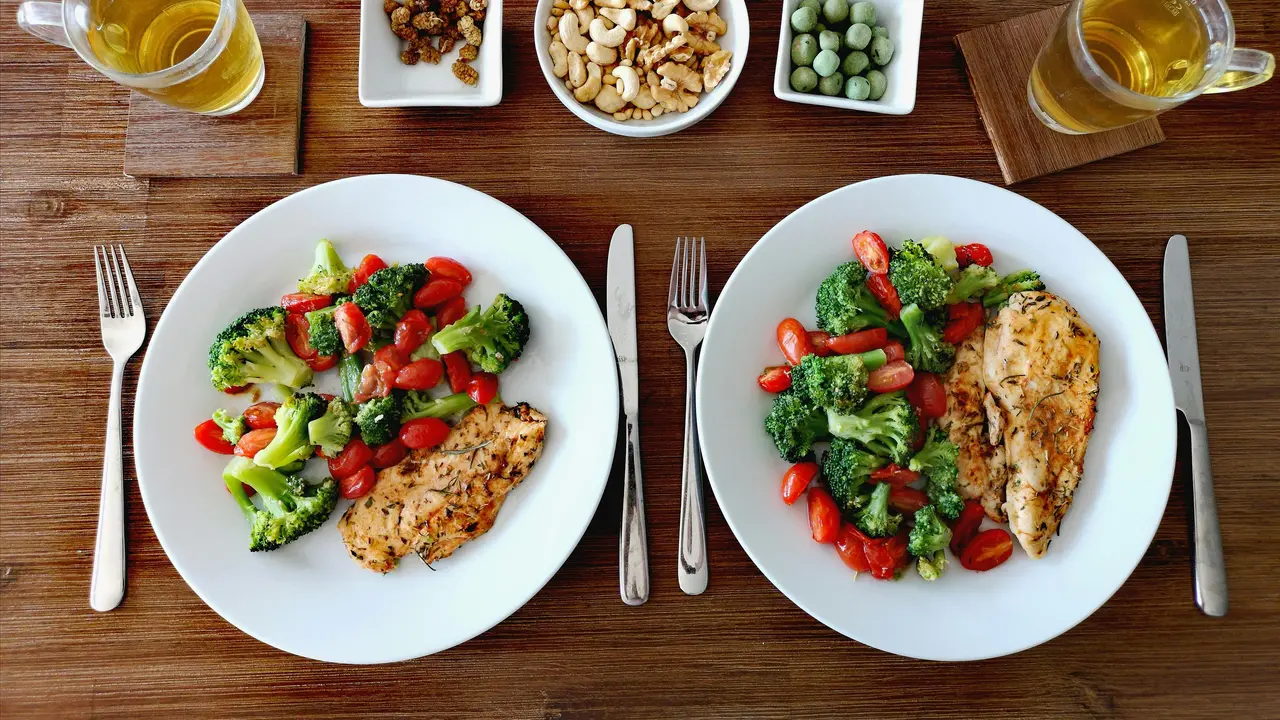 Ingin Pola Makan Lebih Teratur? Coba Metode Balanced Plate Ini untuk Nutrisi Seimbang