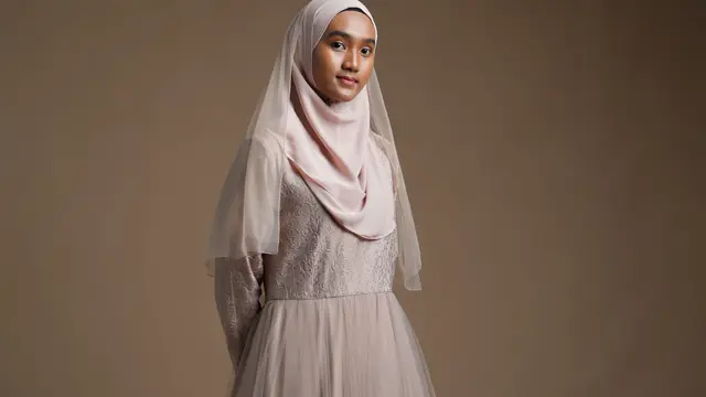 Model Bridesmaid Hijab Brokat