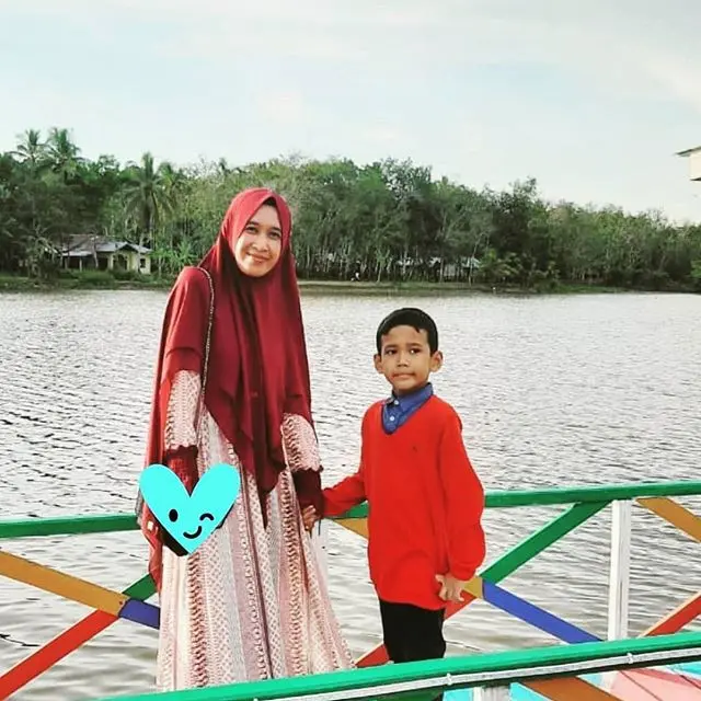 Kini Jualan Rendang, Ini 6 Potret Terbaru Mantan Istri Ustaz Abdul Somad
