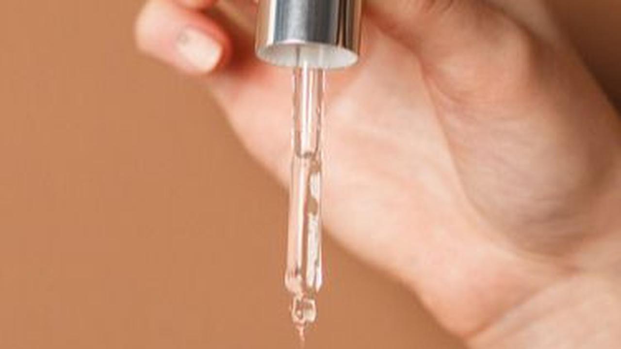 3. Pilih Produk dengan Kombinasi Glycerin atau Ceramide untuk Meringankan Efek Kering AHA BHA<br>