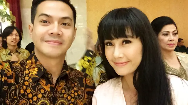 [Bintang] Ardina Rasti dan Suami