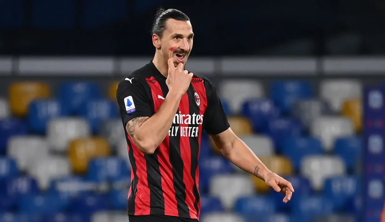 7. Zlatan Ibrahimovic (20 gol) - Pemain berusia 39 tahun ini mampu membuktikan dirinya masih tajam dan menakutkan di depan gawang. Terbukti sepanjang tahun 2020, Zlatan Ibrahimovic telah menorehkan 20 gol untuk AC Milan. (AFP/Andreas Solaro)