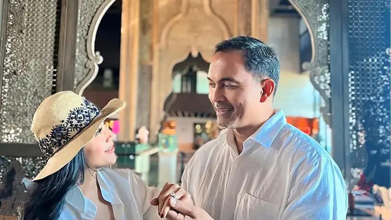 7 Potret Diah Permatasari dan Suami Anniversary ke-28, Kenang Foto Awal Pacaran