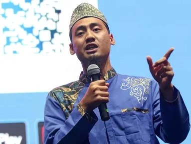 Ustaz Abi Azkakia saat memberikan kultum di acara KapanLagi Buka Bareng BRI Festival 2024 di Plaza Timur Senayan, Jakarta, Minggu (24/3/2024). (Liputan6.com/Herman Zakharia)