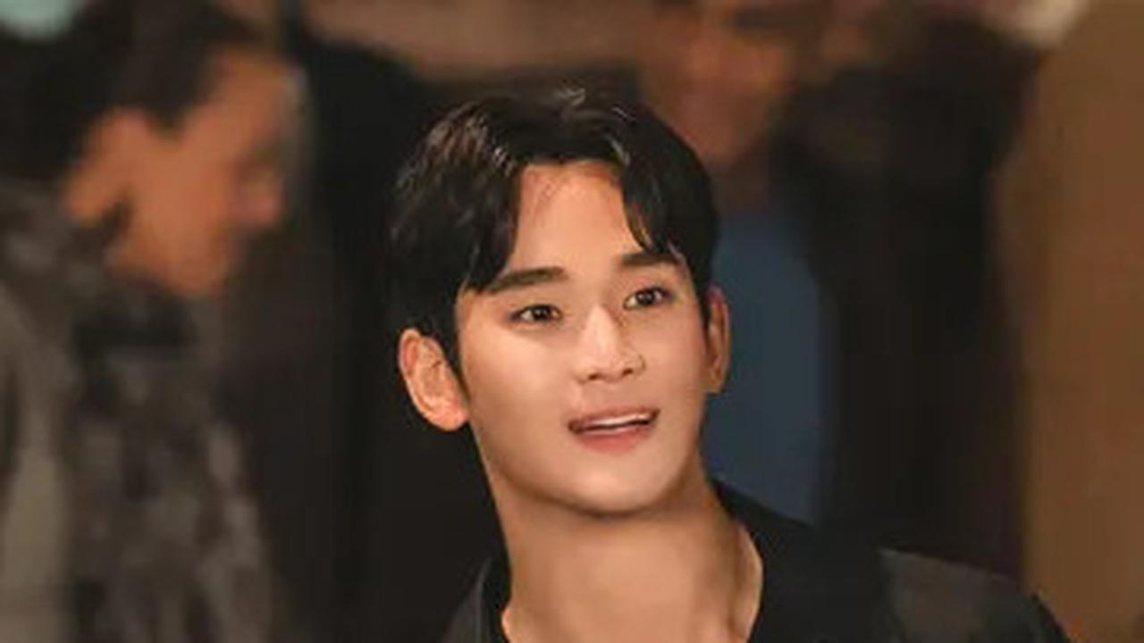 Kim Soo Hyun Dikabarkan Juga Akan Tuntut Pihak Kim Sae Ron soal Klaim Pacaran di Bawah Umur