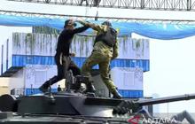 Momen Langka HUT Ke-80 TNI: Prajurit AD Pukau Publik dengan Simulasi Tarung Tank BMP-3M di Monas