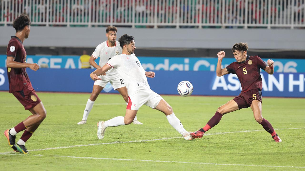 Mitchell Baker Antar Timnas Tekuk Kamboja 5-1