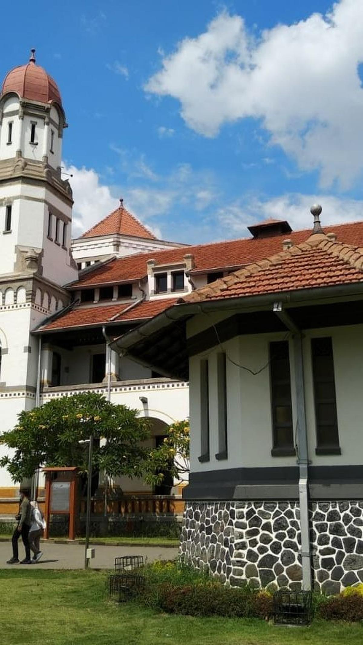 9.	Lawang Sewu