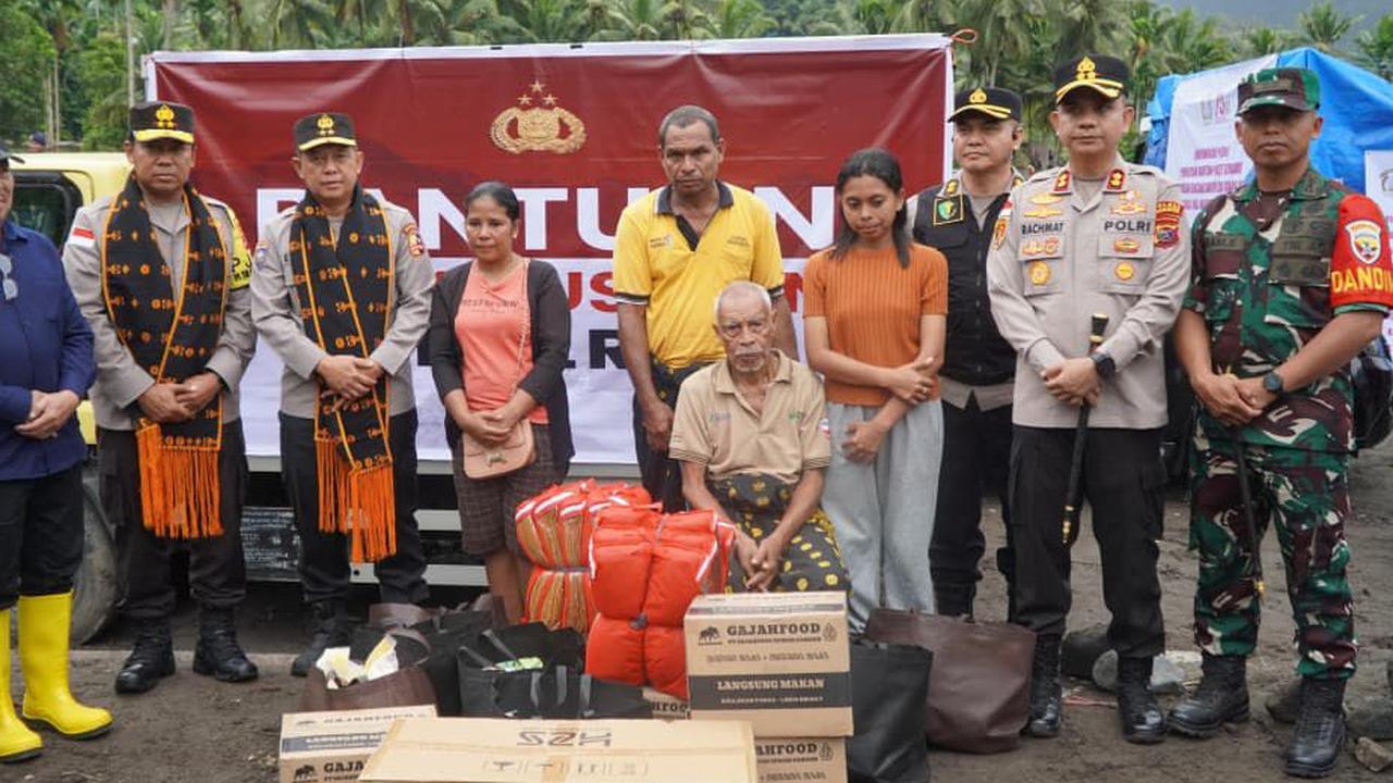 Kapolda NTT Kerahkan Personel Tambahan dan Anjing Pelacak untuk Bantu Pencarian Korban Banjir Nagekeo