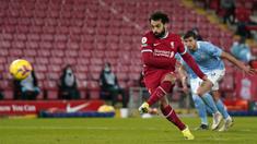 Mohamed Salah menjadi pencetak gol terbanyak Liverpool di ajang Liga Champions. Winger asal Mesir tersebut, tercatat telah menorehkan gol sebanyak 32 kali. Musim ini, Salah juga mampu menjadi top skor sementara Liga Inggris dengan raihan tujuh gol. (AFP/Pool/Tim Keeton)