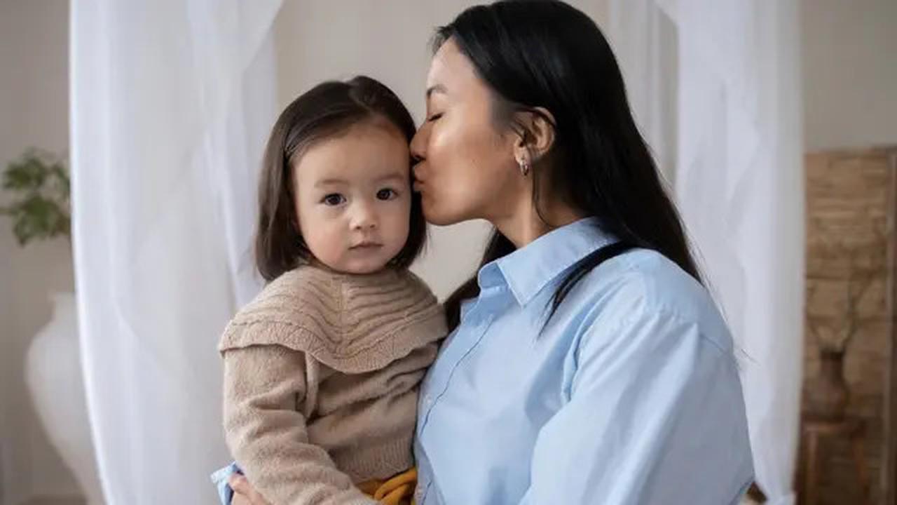 Tips Membangun Bonding yang Kuat dengan Anak Sejak Dini