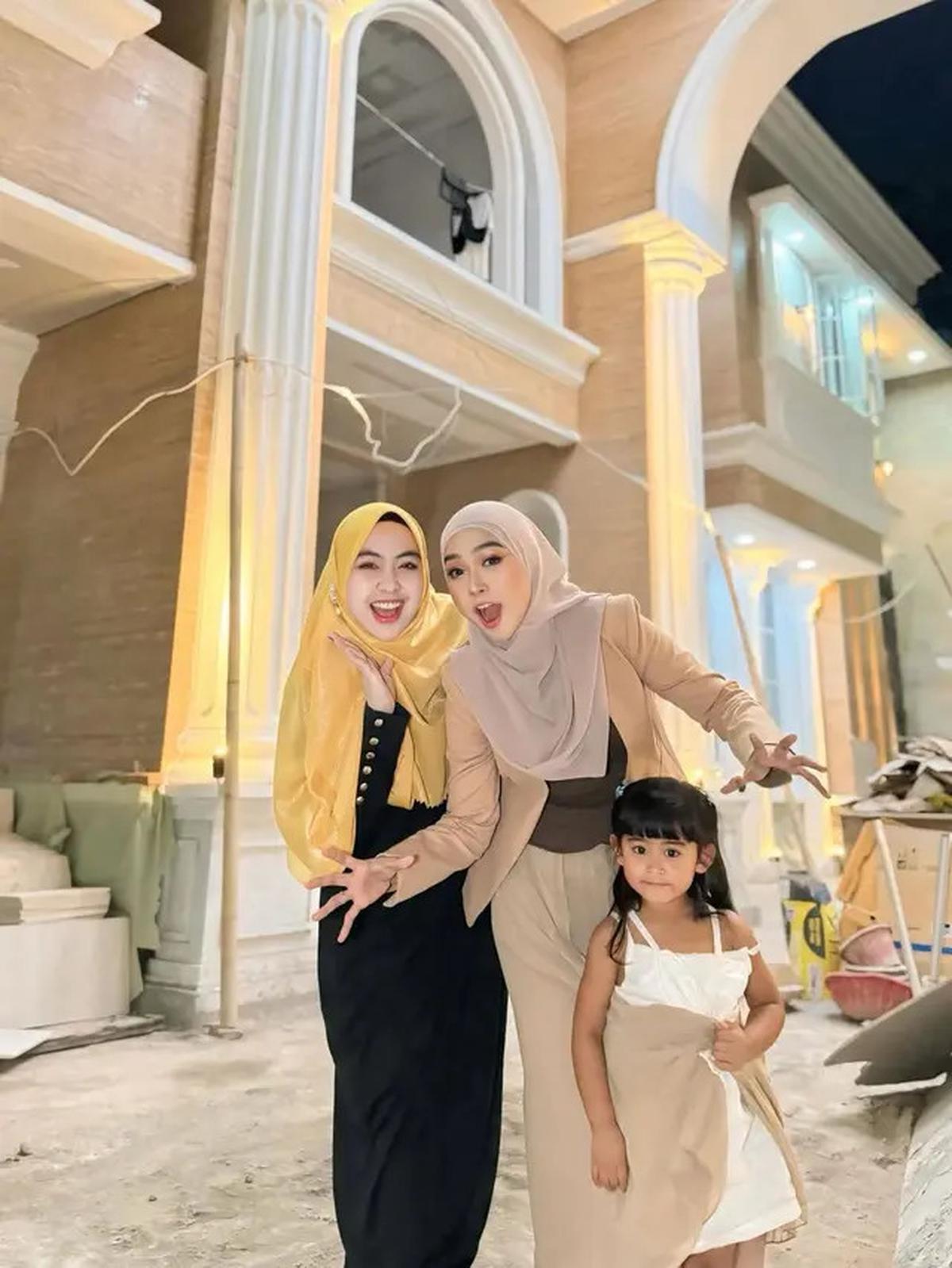 Tingkah Lucu Moana Anak Ria Ricis Sidak Rumah Baru, Hampir Jadi Bagian Depan Mewah Banget