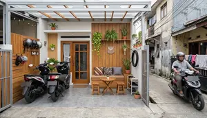 7 Desain Teras Rumah Gang Sempit agar Motor Tetangga Tetap Bisa Lewat