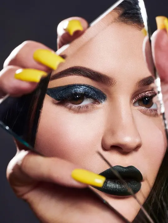 Namun kini Kylie Jenner sangat bahagia dengan pilihannya dan sangat terkejut karena mendapat banyak pujian dari orang-orang. (instagram/kyliejenner)