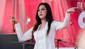 Berita Gosip Terbaru Dunia Hiburan Indonesia Dan Luar Negeri