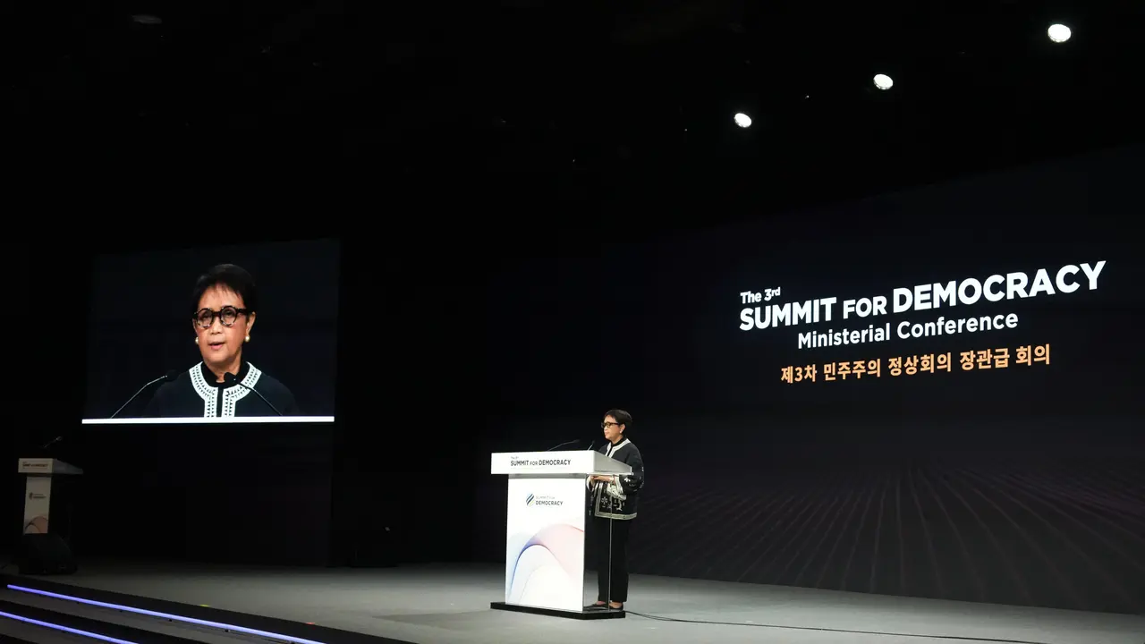 Menteri Luar Negeri RI, Ibu Retno L.P. Marsudi, menghadiri Ministerial Conference Summit for Democracy (SFD) di Seoul, 18 Maret 2024. (Dok KBRI Seoul)