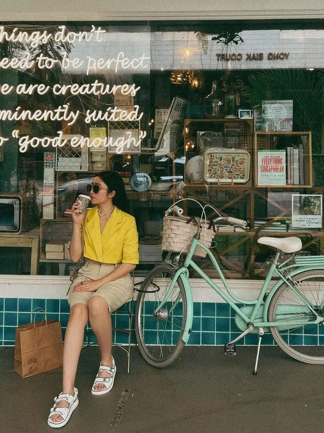 Inspirasi Outfit Liburan Febby Rastanty