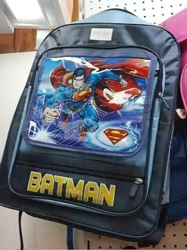 6 Potret Tas Anak SD Ini Nyeleneh Banget, Gambar dan Tulisan Tak Sinkron
