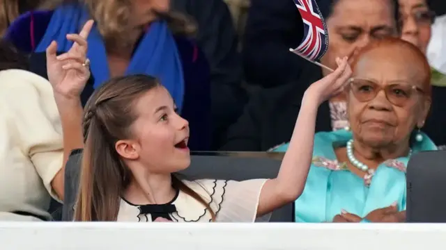Putri Charlotte terlihat menikmati konser Penobatan pada 7 Mei 2023. (AFP/Pool/Yui Mok)