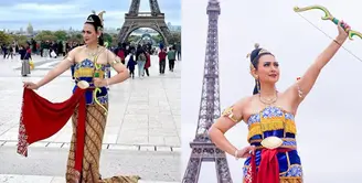 Artis senior Ira Wibowo salah satu artis yang gemar seni tari. Darah seni mengalir dari sang ayah yang meninggal beberapa waktu lalu. Belum lama ini, perempuan kelahiran Berlin, Jerman itu membagikan momen mengenakan kostum tari di Menara Eiffel. Berikut potretnya. [Instagram/irawbw]